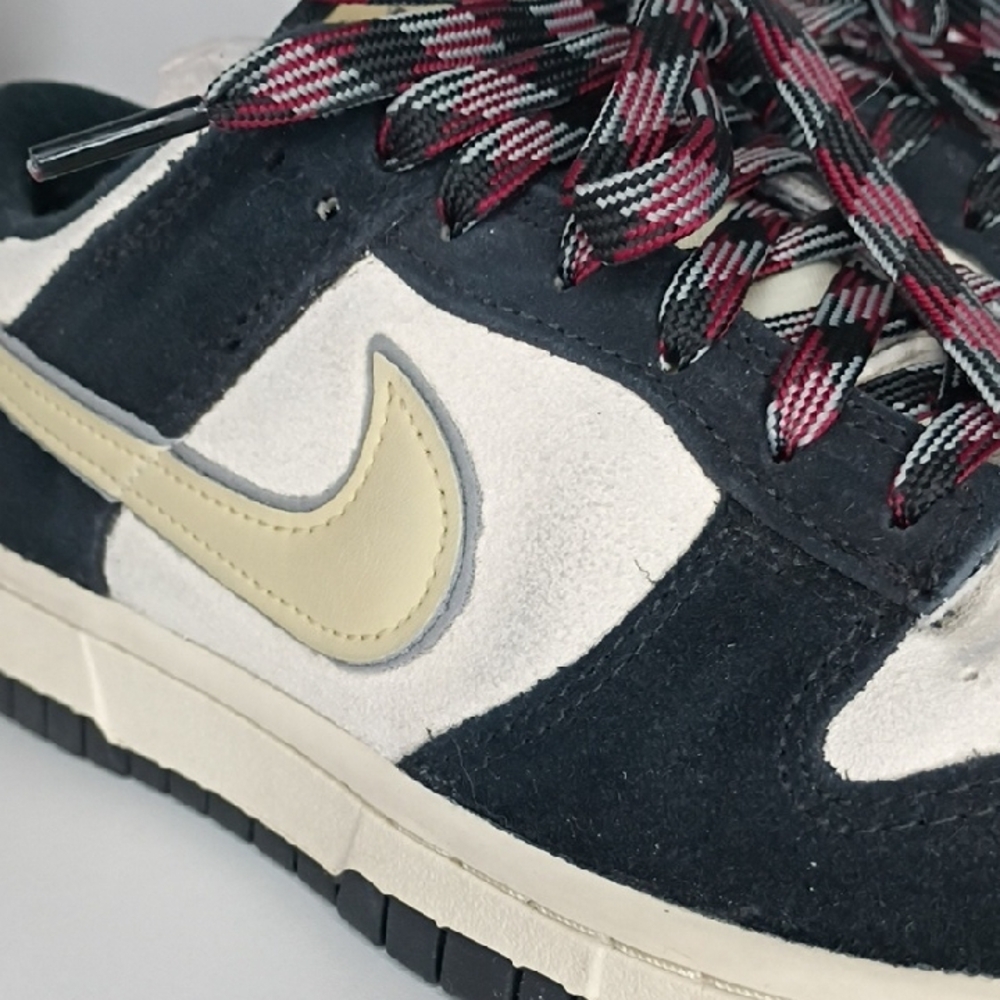 Nike Dunk Low LX 'Black Suede' sneakers Size 8 Black/Team Gold-Coconut Milk - Picture 8 of 13